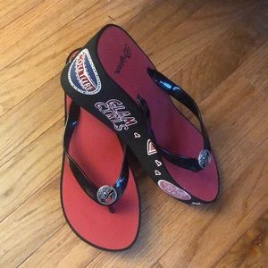 Brighton wedge flip flops size 9 new
